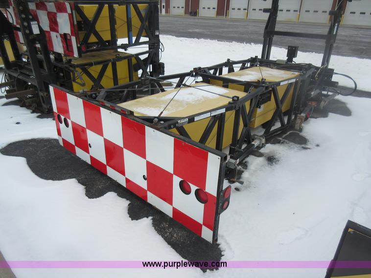 image for item AW9066 Tailgate mounted crash attenuator