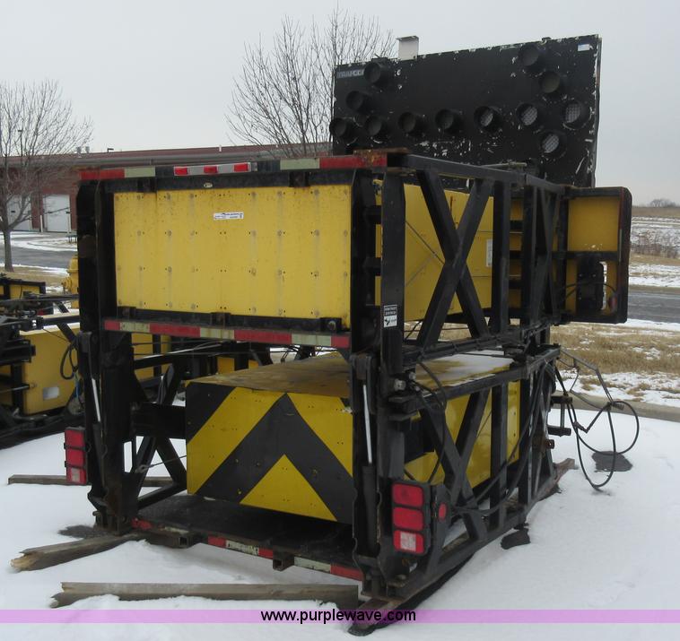 image for item AW9067 Tailgate mounted crash attenuator