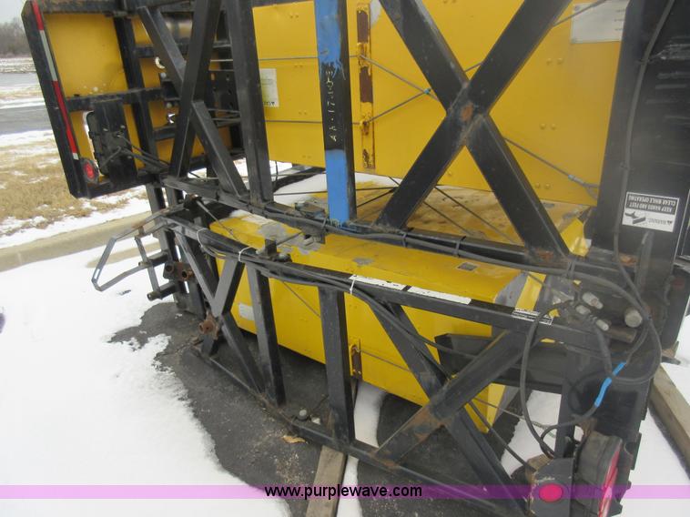 image for item AW9067 Tailgate mounted crash attenuator