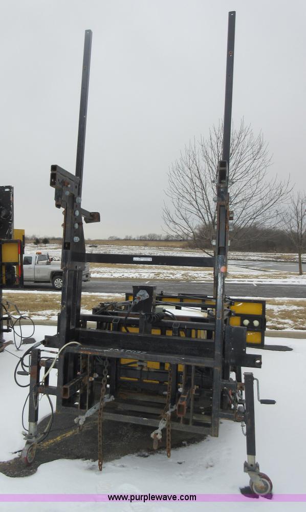 image for item AW9068 Tailgate mounted crash attenuator