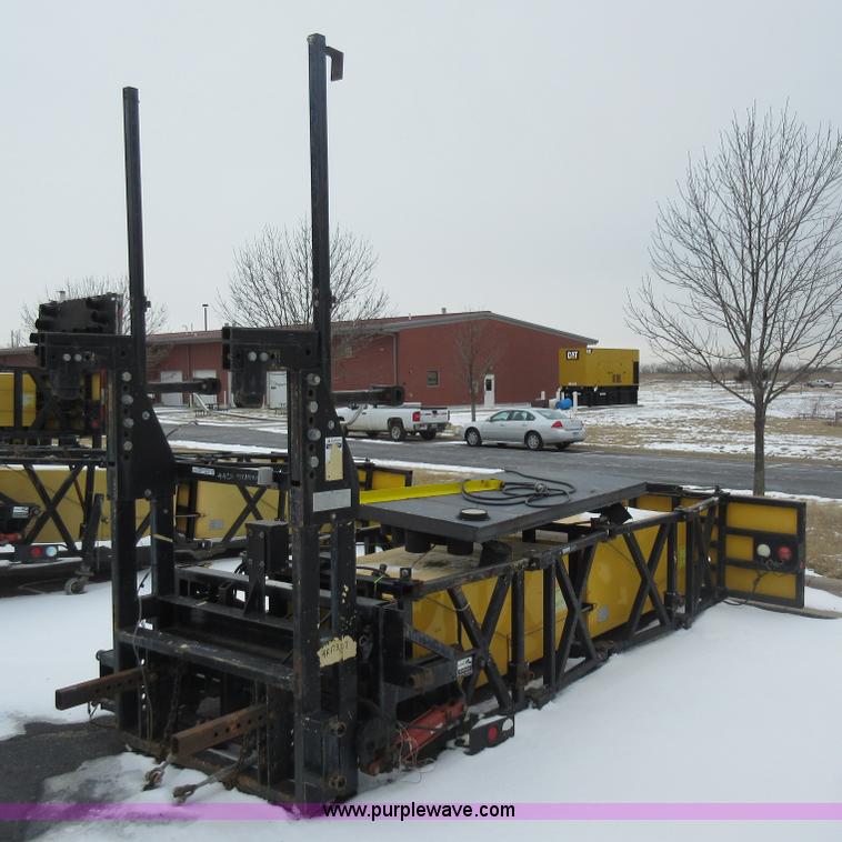 image for item AW9069 Tailgate mounted crash attenuator