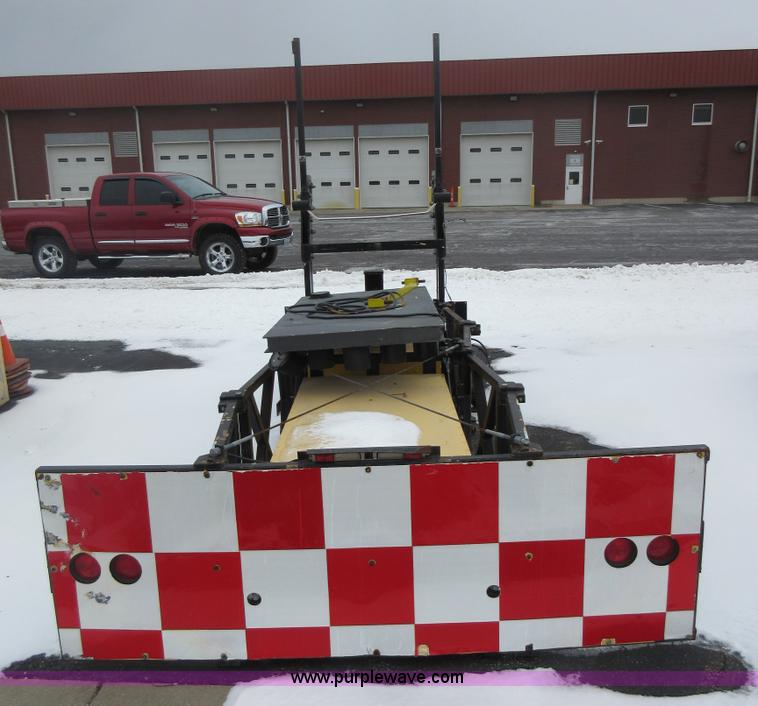 image for item AW9069 Tailgate mounted crash attenuator