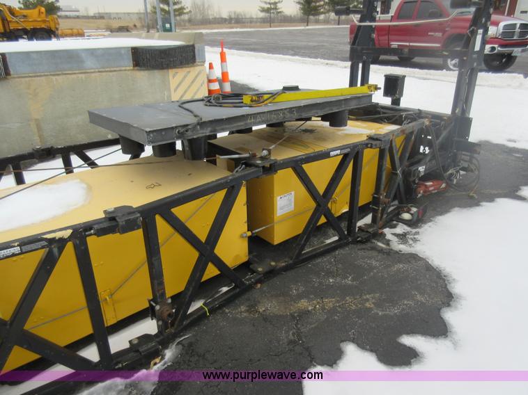 image for item AW9069 Tailgate mounted crash attenuator