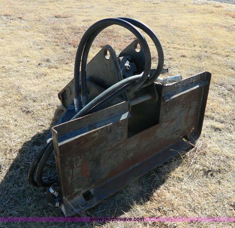 image for item AX9902 Bobcat hydraulic breaker