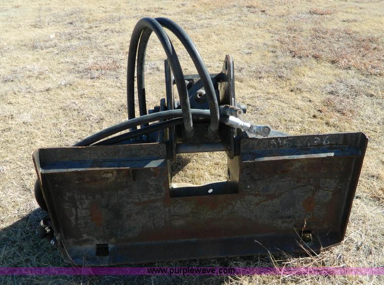 image for item AX9902 Bobcat hydraulic breaker