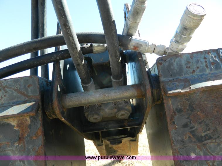 image for item AX9902 Bobcat hydraulic breaker