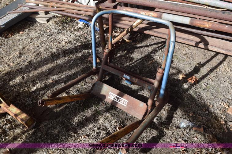 image for item BB9559 Assorted items