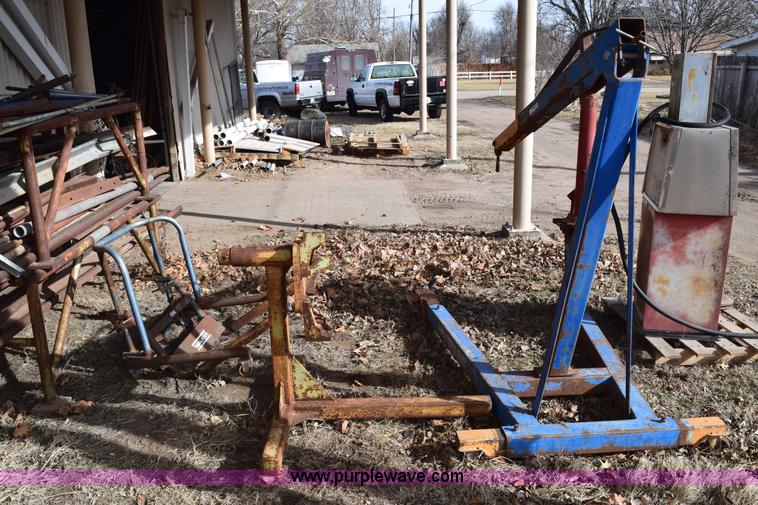 image for item BB9559 Assorted items