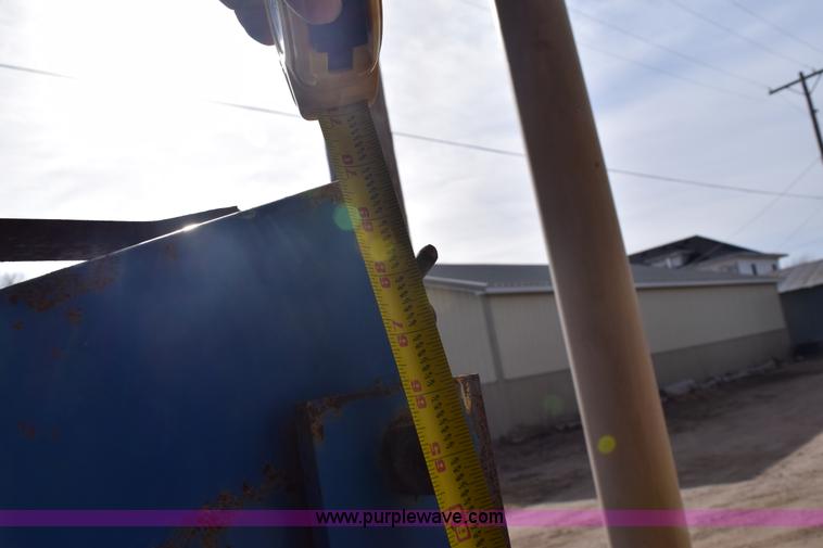 image for item BB9559 Assorted items