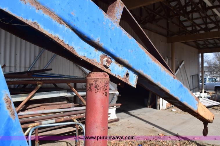 image for item BB9559 Assorted items