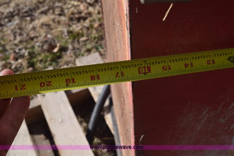 image for item BB9560 Gas pump