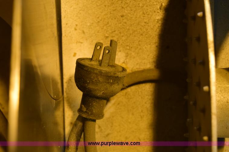 image for item BB9565 Assorted kitchen items