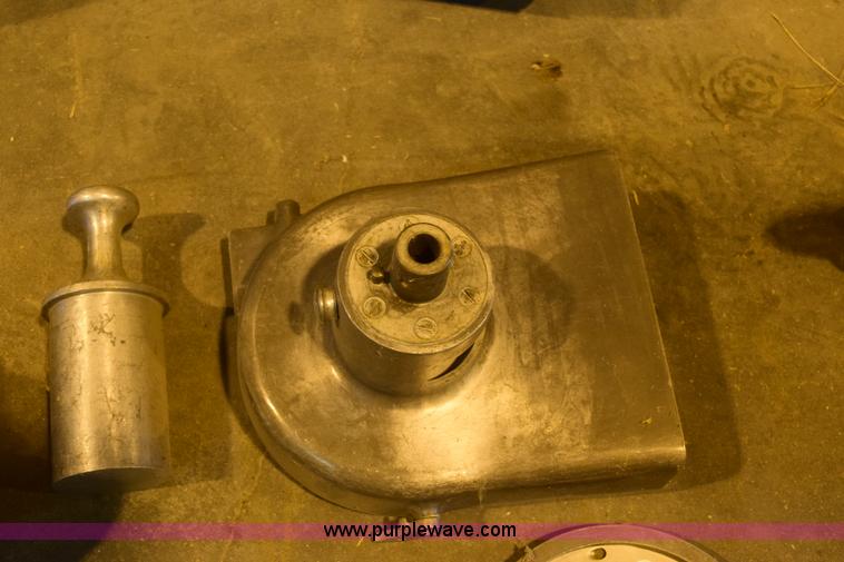 image for item BB9565 Assorted kitchen items