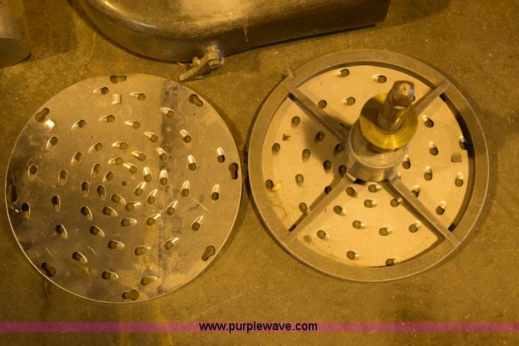 image for item BB9565 Assorted kitchen items