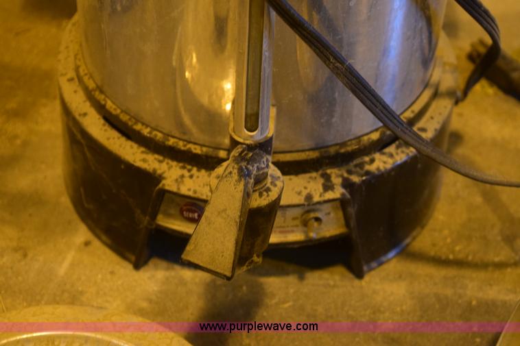 image for item BB9565 Assorted kitchen items