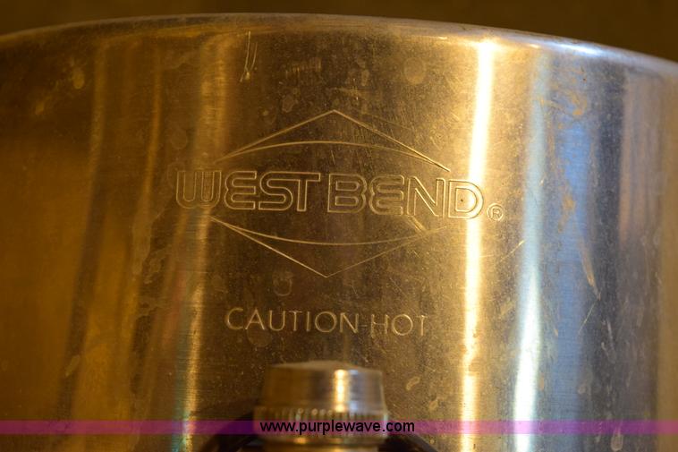 image for item BB9565 Assorted kitchen items