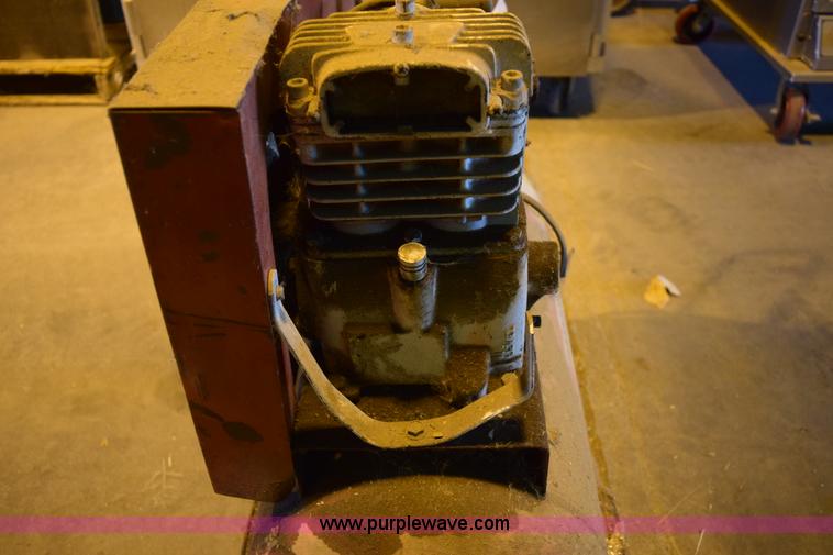 image for item BB9568 Sanborn air compressor