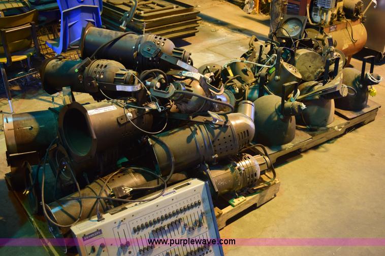 image for item BB9569 Assorted stage lights