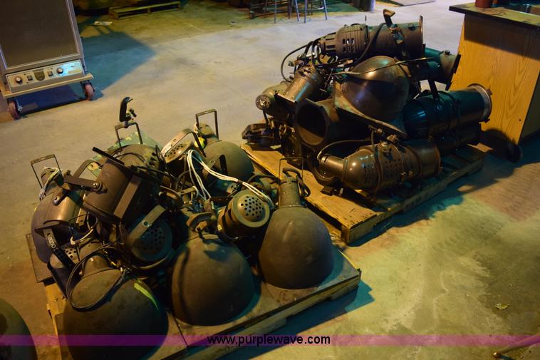 image for item BB9569 Assorted stage lights