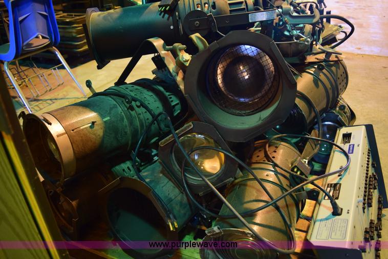 image for item BB9569 Assorted stage lights