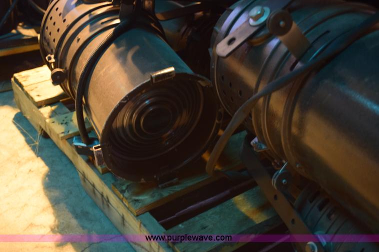 image for item BB9569 Assorted stage lights