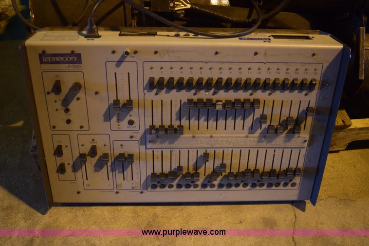 image for item BB9569 Assorted stage lights