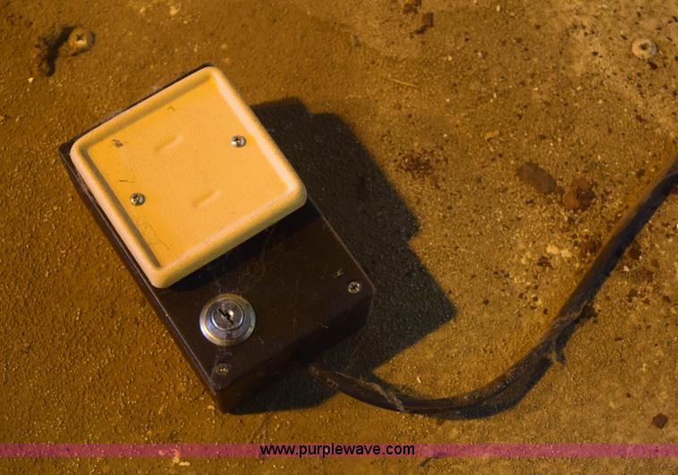 image for item BB9571 Macs lift gate