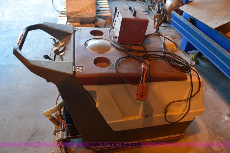 image for item BB9578 Minuteman 200 commercial floor scrubber