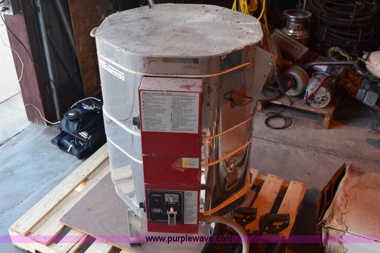 image for item BB9579 Skutt electric kiln