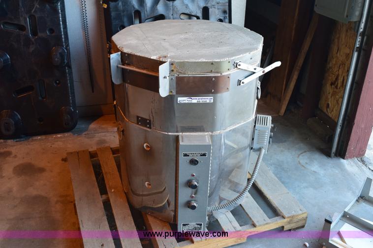 image for item BB9580 Paragon high fire kiln