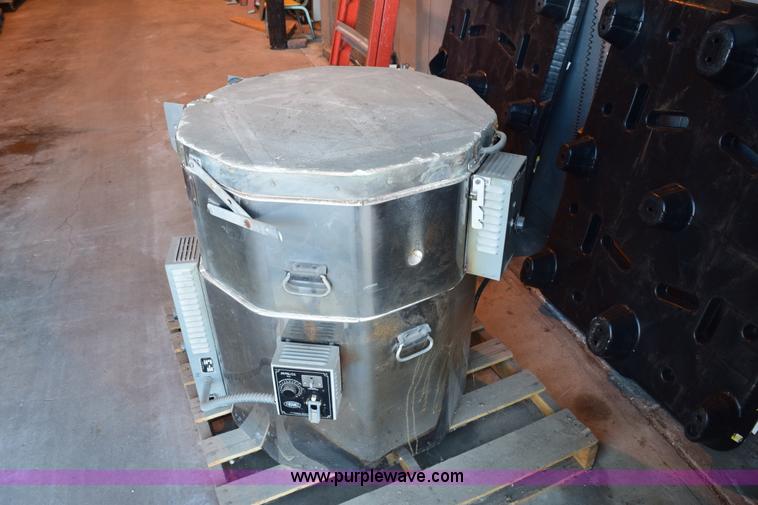 image for item BB9580 Paragon high fire kiln