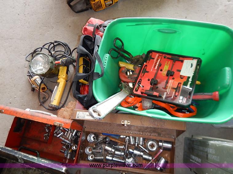 image for item BC9804 Assorted tools