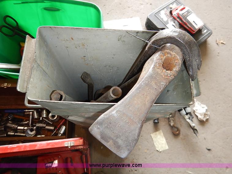 image for item BC9804 Assorted tools
