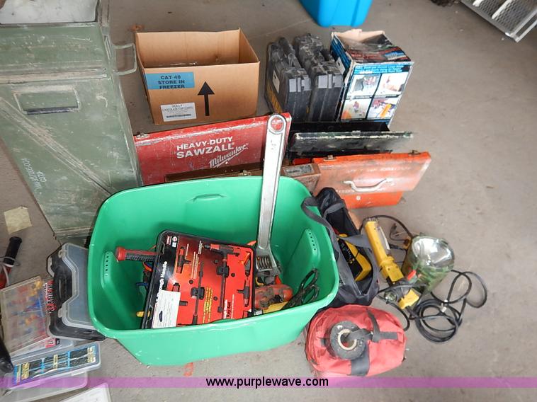 image for item BC9804 Assorted tools