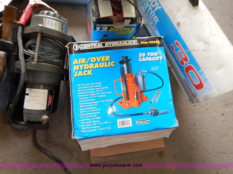 image for item BC9805 Assorted tools