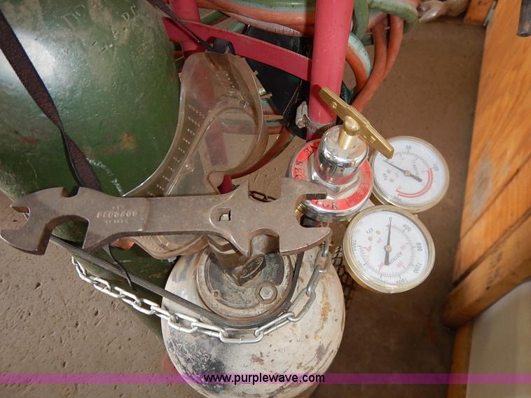 image for item BC9812 Cutting torch and bottles