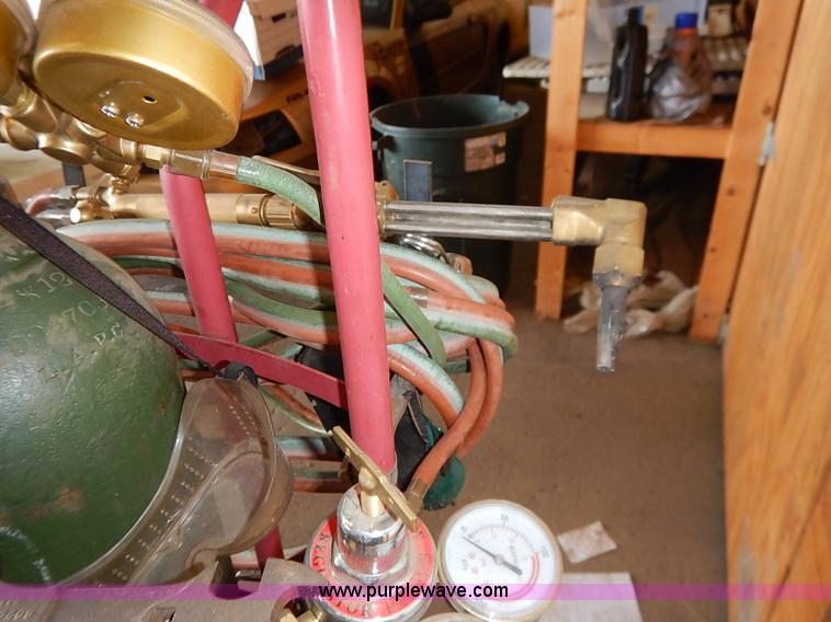 image for item BC9812 Cutting torch and bottles