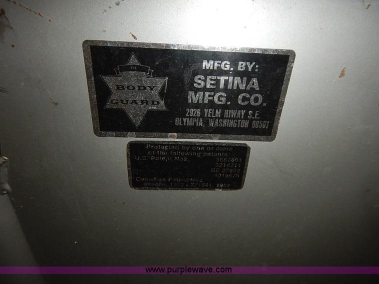 image for item BC9817 Crown Victoria cage divider