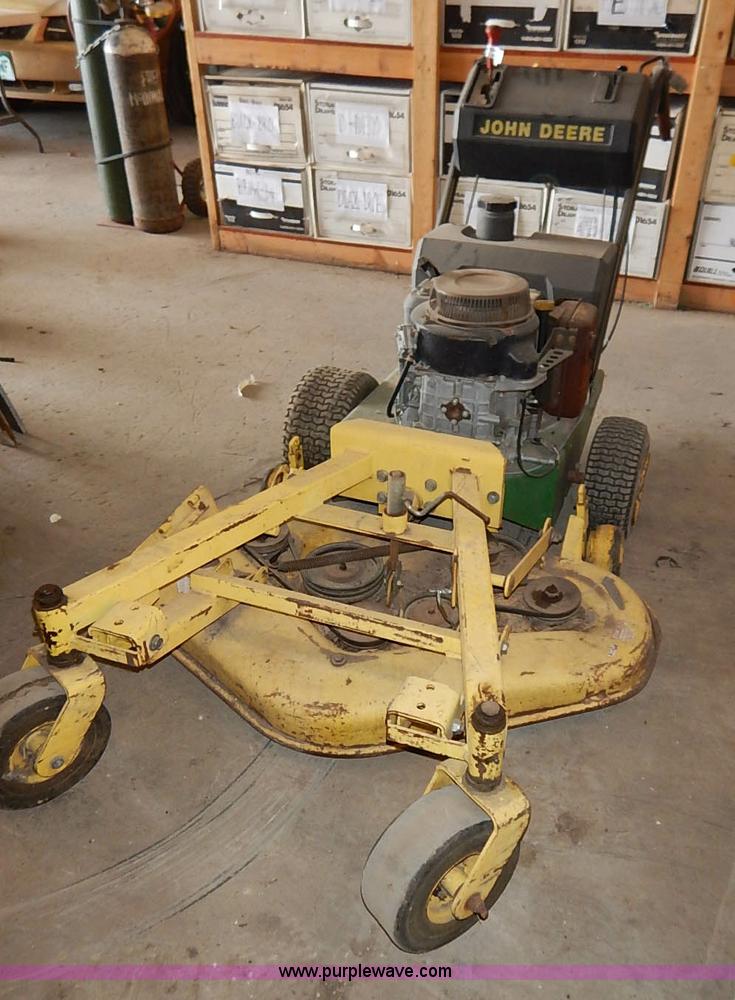 John Deere 38" commercial walkbehind lawn mower in Abilene, KS Item