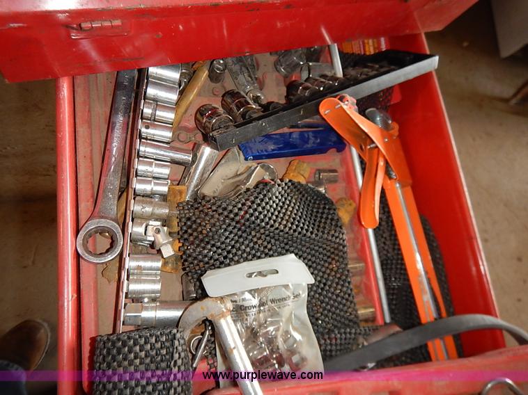image for item BC9820 Assorted tools and equipment