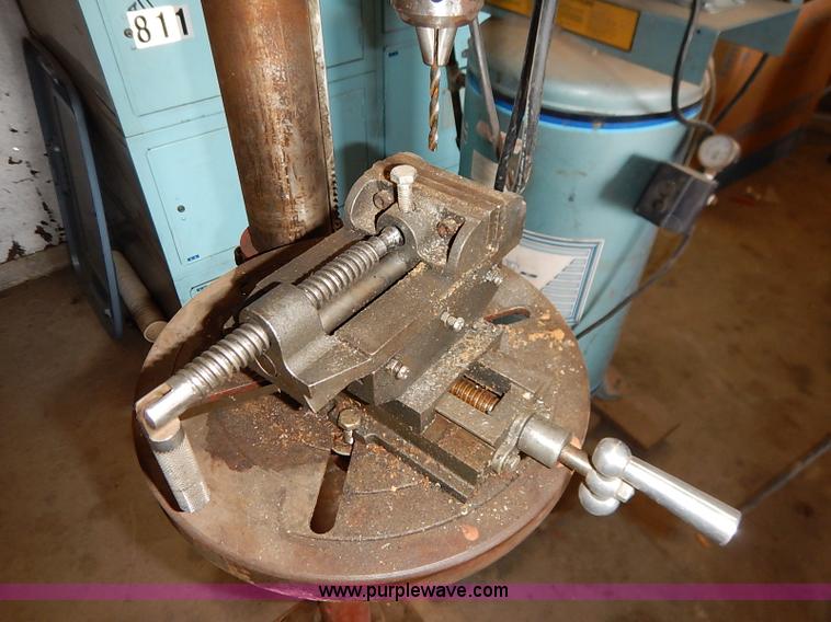 image for item BC9831 Heavy duty 16 speed drill press with vise