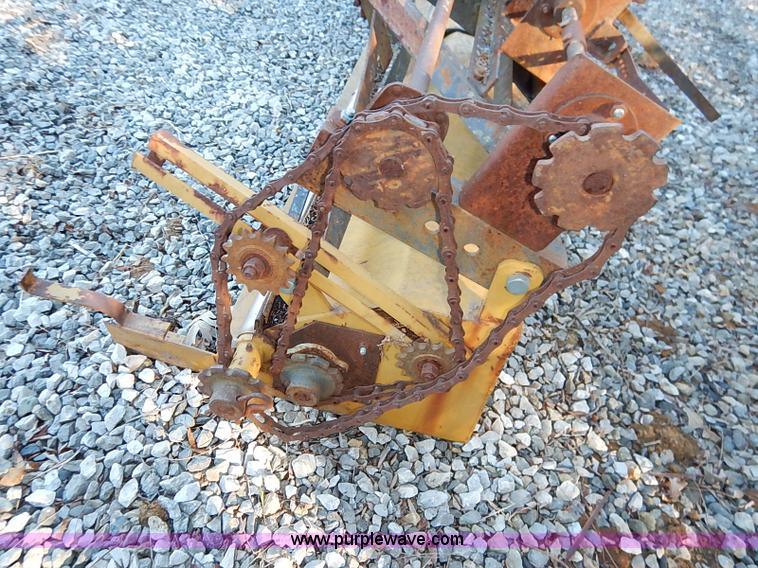 image for item BC9861 Barber metered feed seeder