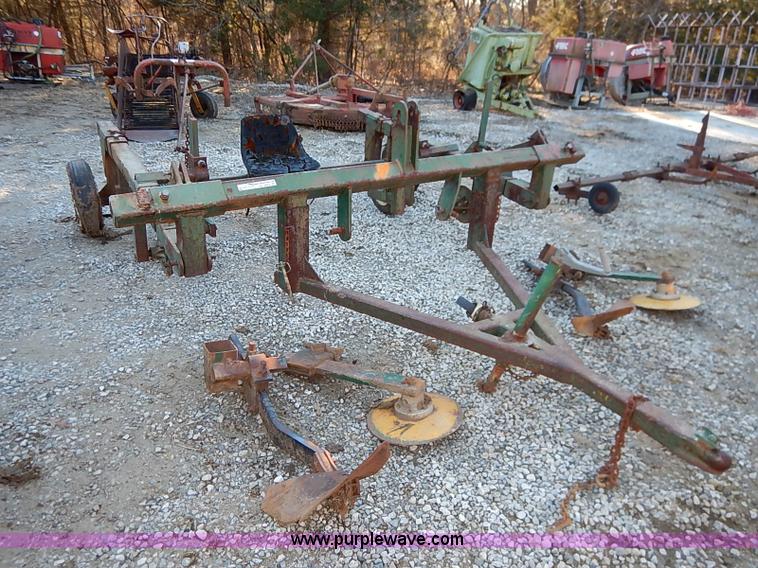 image for item BC9864 Two row plow