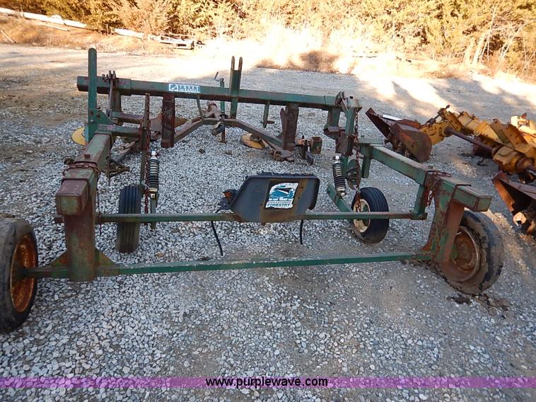 image for item BC9864 Two row plow