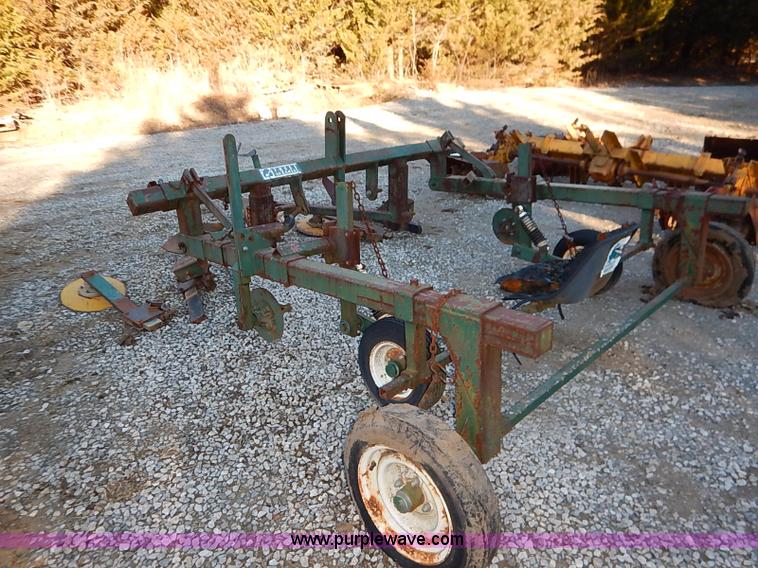 image for item BC9864 Two row plow