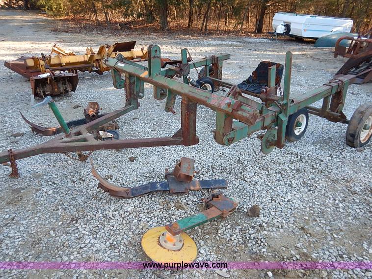 image for item BC9864 Two row plow