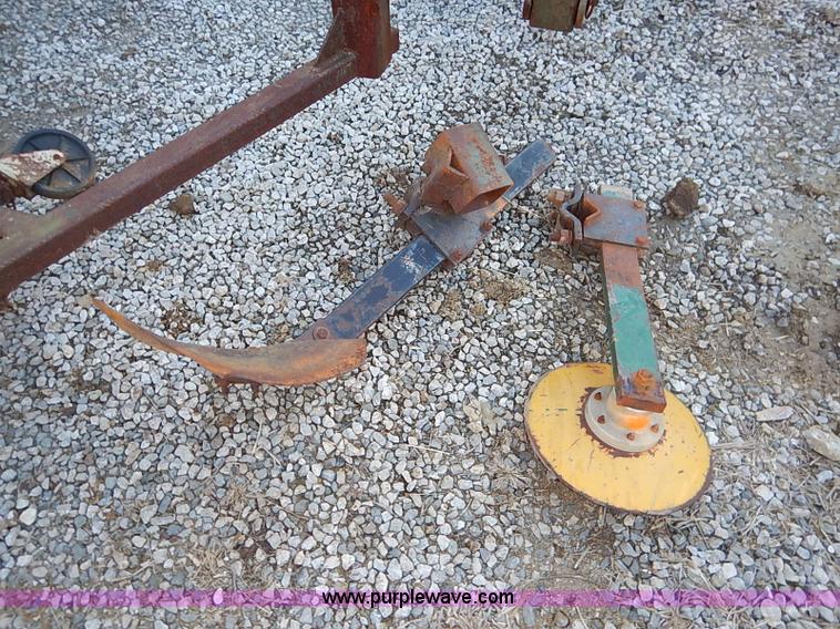 image for item BC9864 Two row plow
