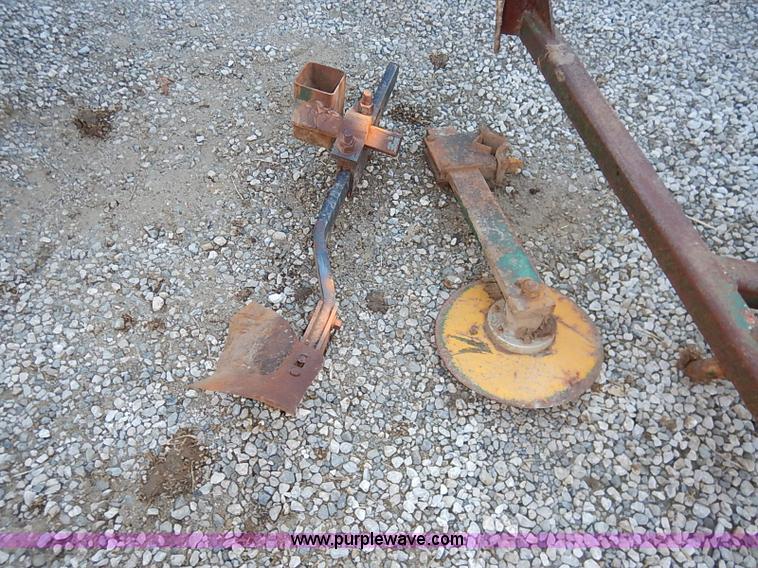 image for item BC9864 Two row plow