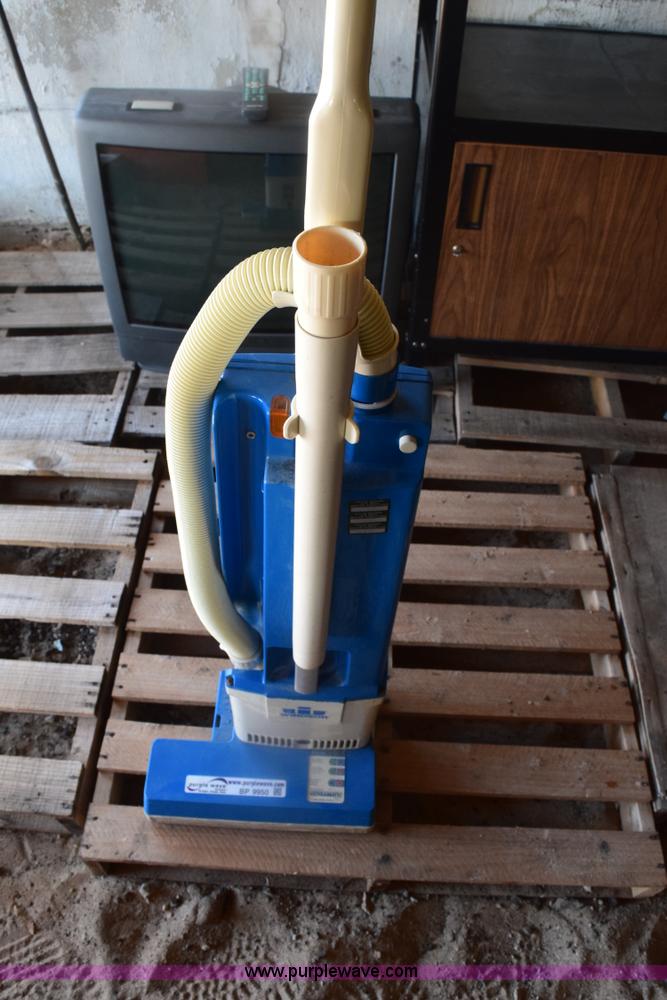 image for item BP9950 Windsor Versamatic upright vacuum