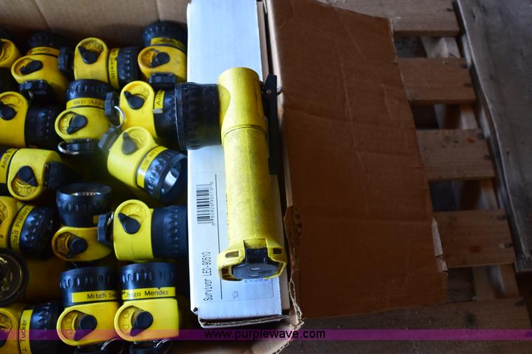 image for item BP9951 (26) Streamlight Survivor rechargeable flashlights